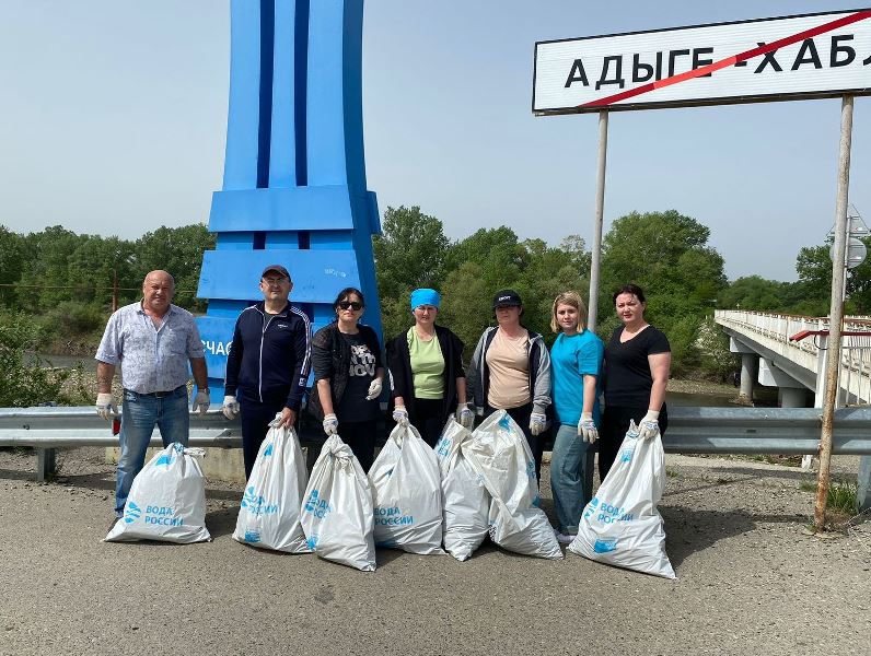 В Адыге-Хабльском районе прошел республиканский субботник.