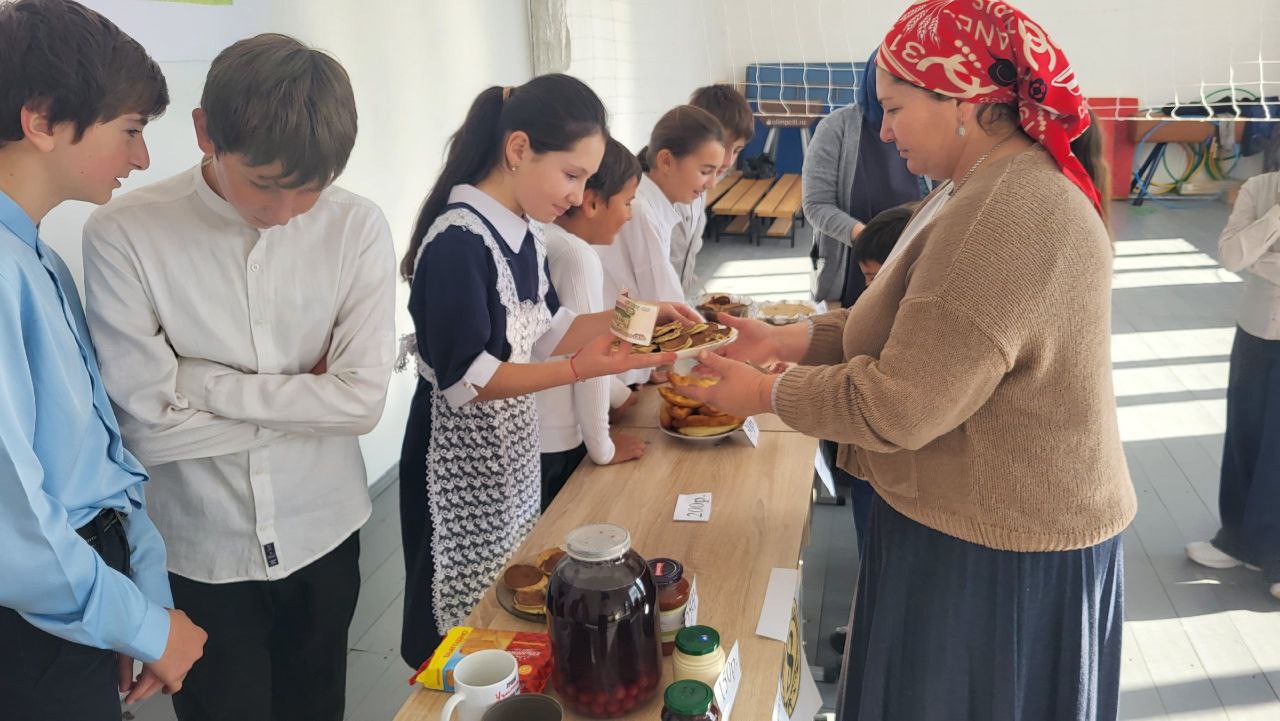 Благотворительная ярмарка прошла в школе а.Баралки.