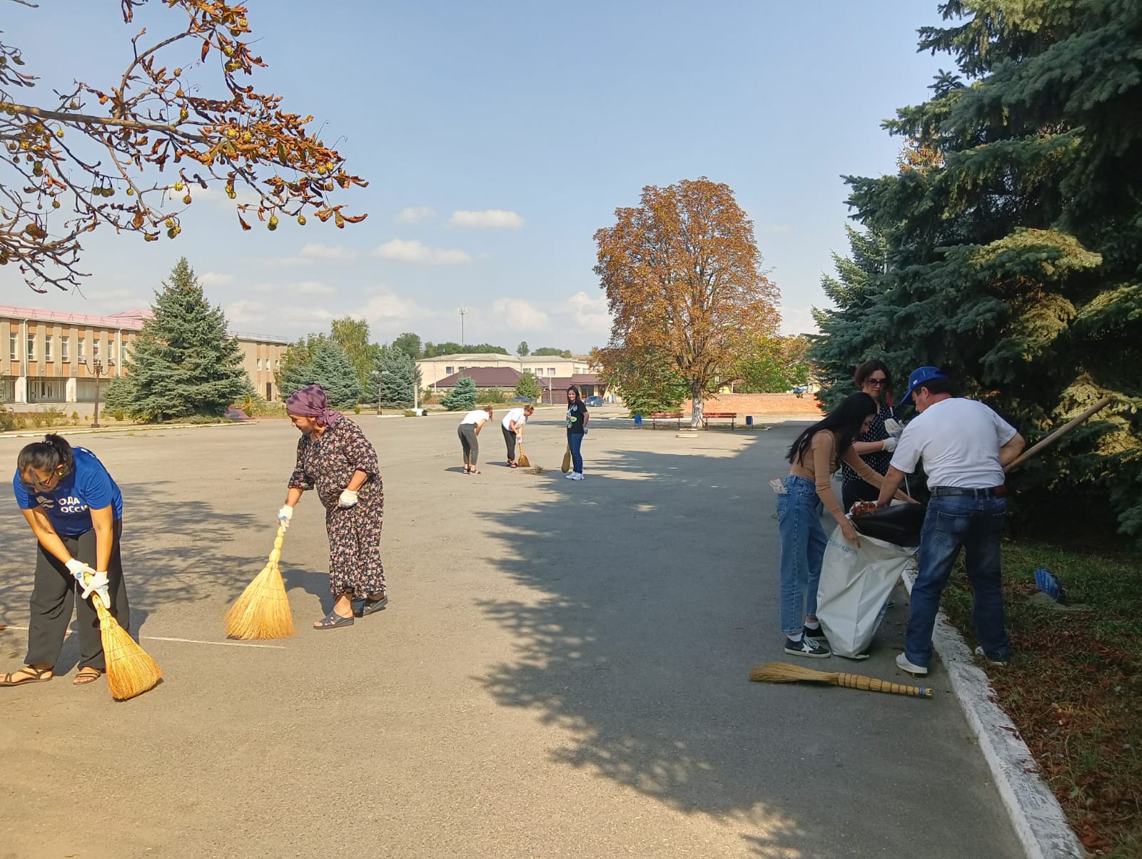 В Адыге-Хабльском районе прошел республиканский субботник.