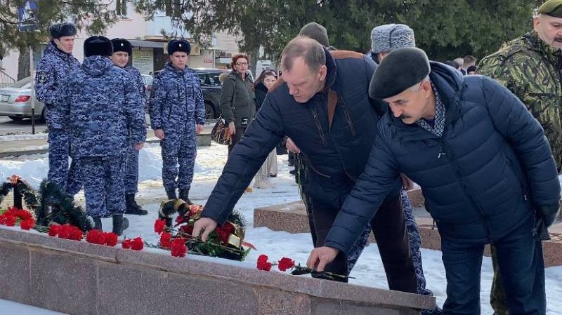 В Карачаево-Черкесии прошел митинг, посвященный 81-й годовщине освобождения Черкесска от фашистских захватчиков.