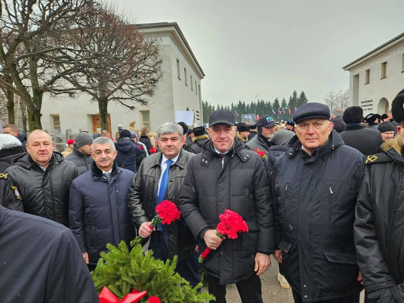 Глава КЧР Рашид Темрезов в Санкт-Петербурге принял участие в мероприятиях, посвященных Дню полного освобождения Ленинграда от фашисткой блокады.