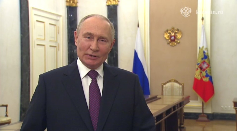 Президент России Владимир Путин записал видеообращение к выпускникам школ. Президент России Владимир Путин записал видеообращение к выпускникам школ.