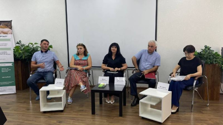 В КЧР обсудили меры господдержки для аграриев. В КЧР обсудили меры господдержки для аграриев.