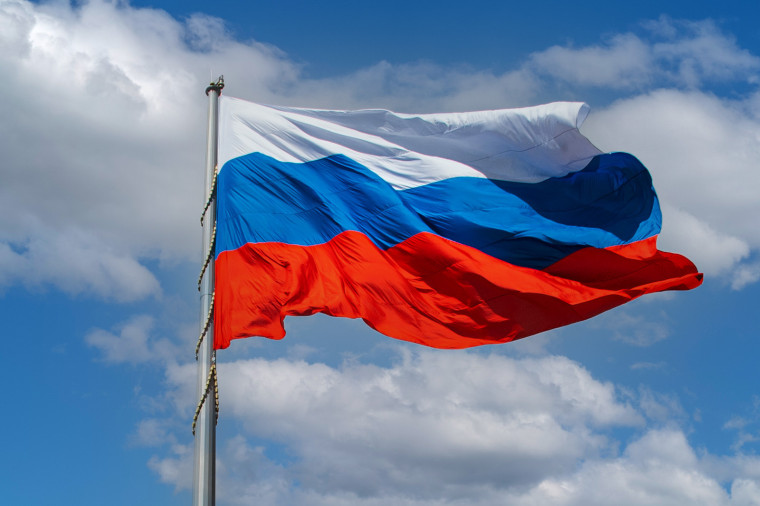 Глава КЧР Рашид Темрезов поздравил жителей республики с Днём Государственного флага Российской Федерации. Глава КЧР Рашид Темрезов поздравил жителей республики с Днём Государственного флага Российской Федерации.