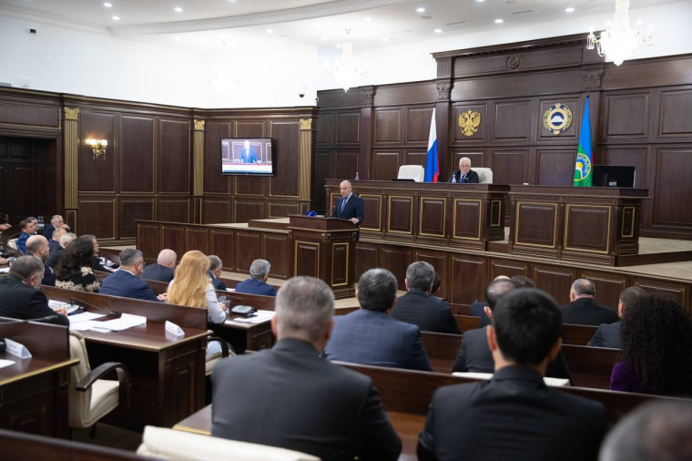 Состоялась первая сессия Парламента КЧР седьмого созыва. Состоялась первая сессия Парламента КЧР седьмого созыва.