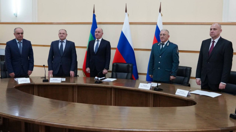 Рашид Темрезов поздравил сотрудников и ветеранов налоговой службы КЧР с профессиональным праздником. Рашид Темрезов поздравил сотрудников и ветеранов налоговой службы КЧР с профессиональным праздником.