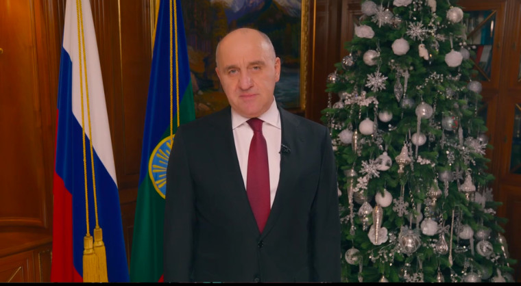 Глава КЧР Рашид Темрезов поздравил жителей республики с Новым 2025 годом. Глава КЧР Рашид Темрезов поздравил жителей республики с Новым 2025 годом.