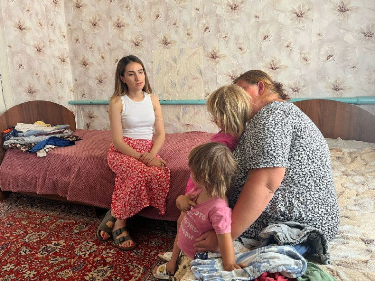 Специалисты в области права провели рейд по семьям в рамках Недели правовой помощи семьям. Специалисты в области права провели рейд по семьям в рамках Недели правовой помощи семьям.