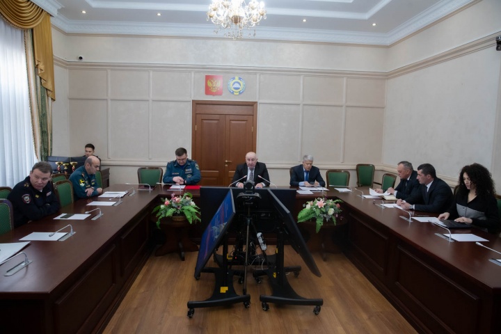 Вопросы готовности сил и средств к весенне-летнему пожароопасному периоду в Карачаево-Черкесии обсудили в Правительстве КЧР. Вопросы готовности сил и средств к весенне-летнему пожароопасному периоду в Карачаево-Черкесии обсудили в Правительстве КЧР.
