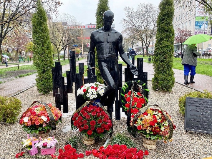 Глава КЧР Рашид Темрезов обратился к жителям региона в Международный день памяти жертв радиационных аварий и катастроф. Глава КЧР Рашид Темрезов обратился к жителям региона в Международный день памяти жертв радиационных аварий и катастроф.