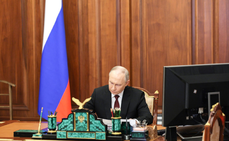 Владимир Путин подписал Указ о национальных целях развития Российской Федерации. Владимир Путин подписал Указ о национальных целях развития Российской Федерации.