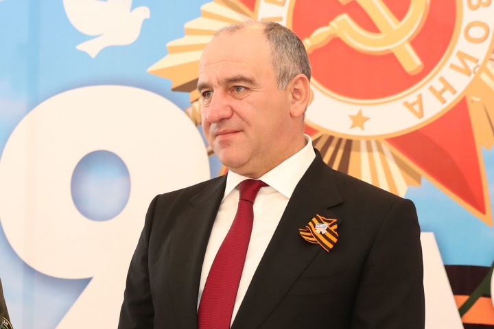 Глава Карачаево-Черкесии Рашид Темрезов поздравил жителей региона с Днем Победы!. Глава Карачаево-Черкесии Рашид Темрезов поздравил жителей региона с Днем Победы!.