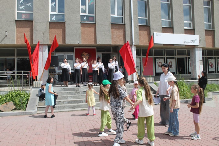 Детский праздник "Детство – счастливая страна!", посвящённый Международному Дню защиты детей. Детский праздник "Детство – счастливая страна!", посвящённый Международному Дню защиты детей.