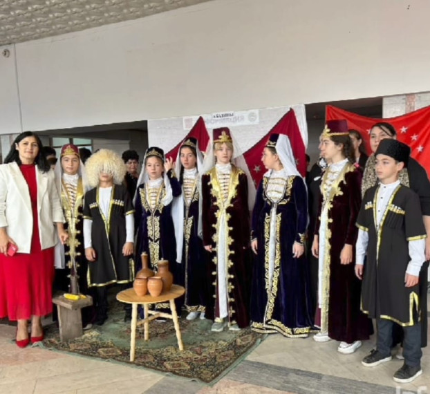 В Адыге-Хабльском районе прошел районный праздник, посвященный Дню народного единства.