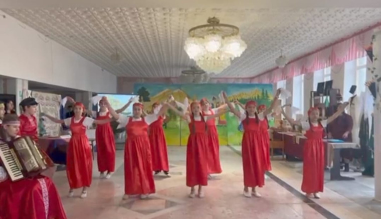 В Адыге-Хабльском районе прошел районный праздник, посвященный Дню народного единства.
