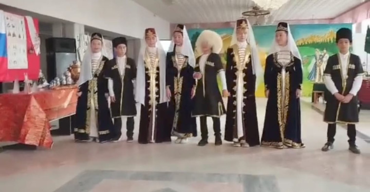 В Адыге-Хабльском районе прошел районный праздник, посвященный Дню народного единства.